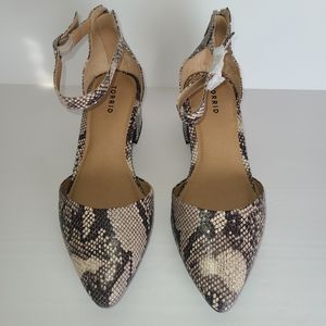 Pointed Toe Block Heel